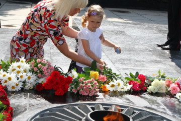 День скорботи та вшанування пам’яті жертв війни у Луцьку 