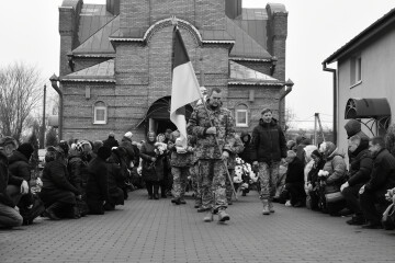 У Луцькій громаді провели в останню дорогу загиблих Героїв Сергія Каліщука та Євгена Марчука