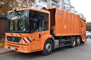 Lutsk has received two modern garbage trucks