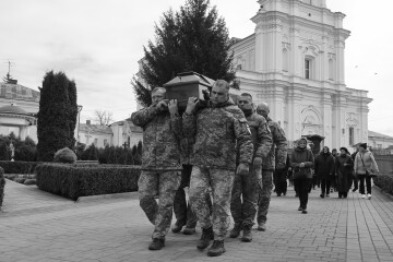 Луцька громада провела в останню дорогу захисника Олександра Сідорського