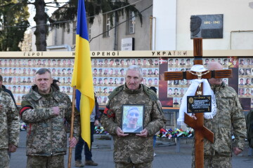 Вічна пам’ять і шана: у Луцьку попрощалися із захисником України Дмитром Бондаренком