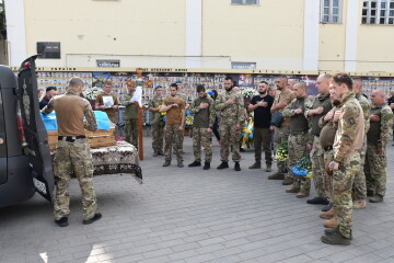 Луцьк попрощався із загиблим Героєм Романом Гіренком