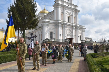 Віддав життя за Україну: Луцька громада попрощалася з Валерієм Нидзою