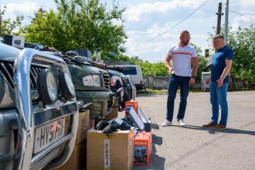 Луцька громада передала військовим ще три автомобілі 