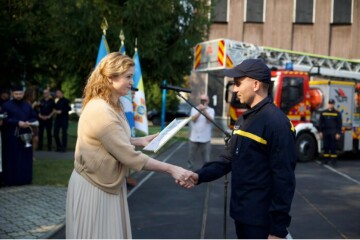 Заступник міського голови Ірина Чебелюк привітала рятувальників з професійним святом