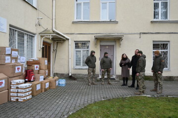 Луцька міська рада передала бійцям батальйону “Сонечко” взуття, теплі речі та медикаменти 