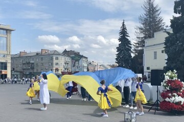 На Театральному майдані Луцька відбулася патріотична акція