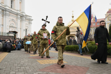 Лучани попрощалися із загиблим у війні з РФ Георгієм Плісаком