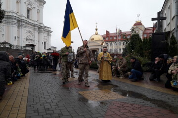 Луцька громада попрощалася із загиблим Героєм Денисом Кудрявцевим 