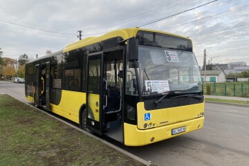 На міський маршрут № 5 замість “Богданів” виїхали  автобуси великої пасажиромісткості  VDL