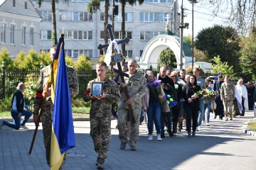 Луцьк провів в останню дорогу загиблого Героя Віталія Степанишена 