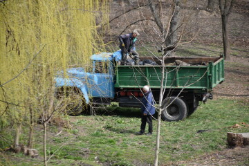 Понад 1000 людей чепурять місто до Великодня