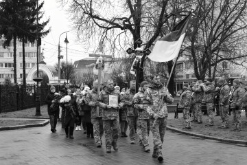 У Луцьку провели в останню дорогу загиблих Героїв Романа Наумика та Сергія Федіна 