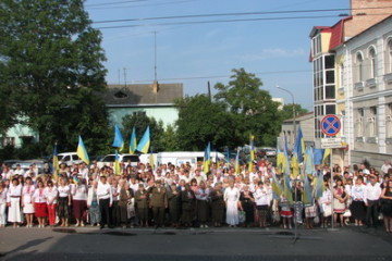 Ми піднімаємо Державний прапор України