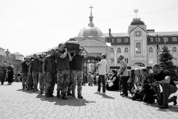 Луцька громада провела в останню дорогу трьох загиблих Героїв – Геннадія Лукашука, Сергія Ніверського та Миколу Гарджалу