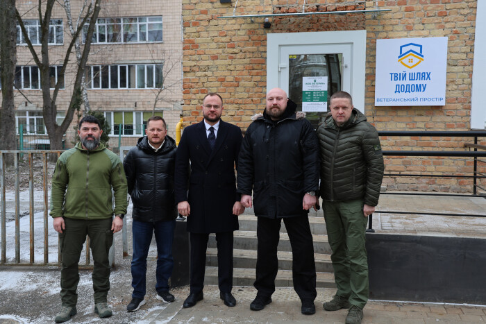 Луцький міський голова Ігор Поліщук та начальник Волинської обласної військової адміністрації Іван Рудницький відвідали ветеранський простір “Твій шлях додому” КУ “ХАБ Ветеран”