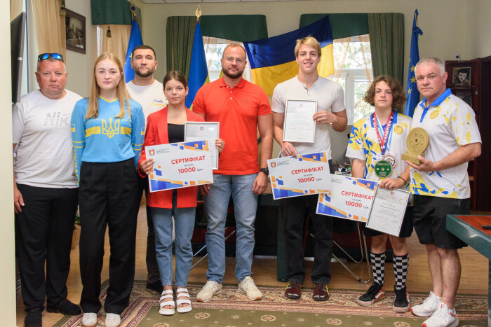 Міський голова Ігор Поліщук нагородив юних спортсменів громади 