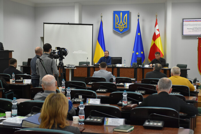  На п'яти маршрутах визначено перевізників