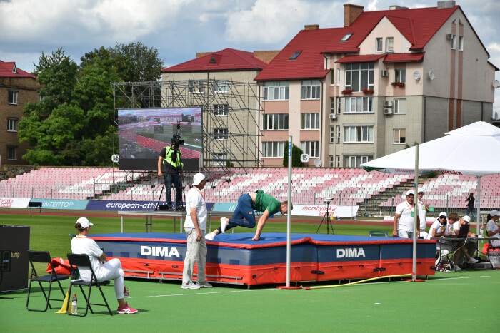 Найсильніші легкоатлети Європи змагаються у Луцьку за чемпіонські звання 