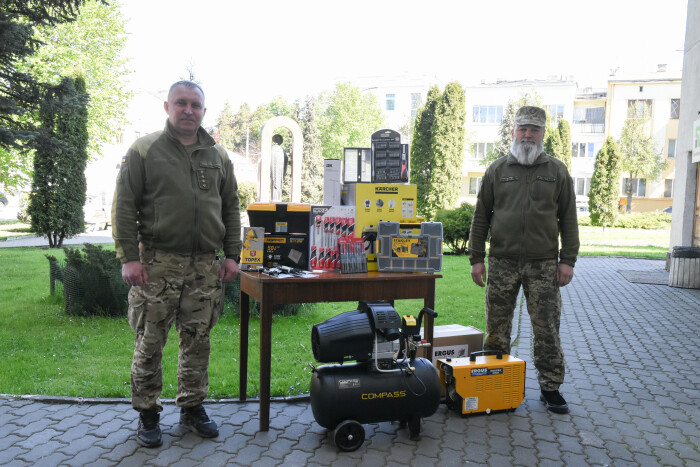 Севастопольські авіатори отримали від Луцька необхідні інструменти та техніку