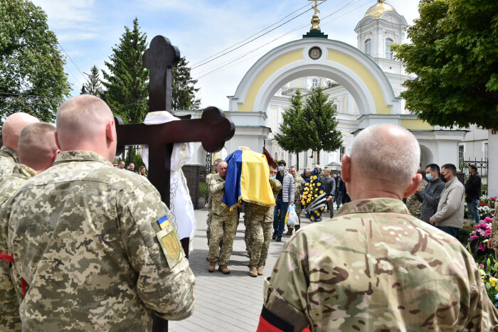 Лучани провели в останню путь ветерана АТО Андрія Омельчука