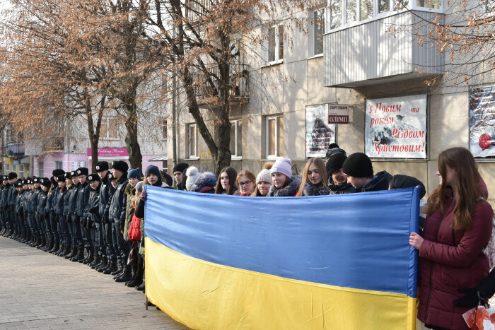 Лучани утворили «живий ланцюг» до Дня Соборності України