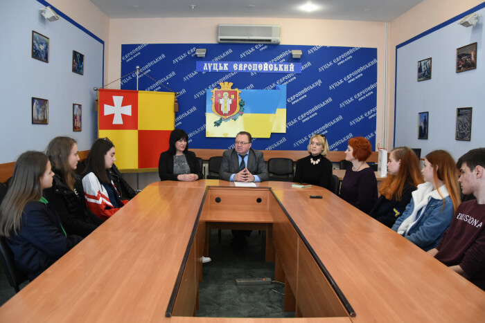 Юні актори з Авдіївки покажуть у Луцьку інтерактивну виставу “Щоденник ельфа”