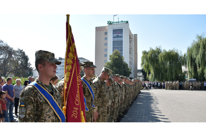 Лучани зустріли 204-ту Севастопольську бригаду тактичної авіації імені Олександра Покришкіна