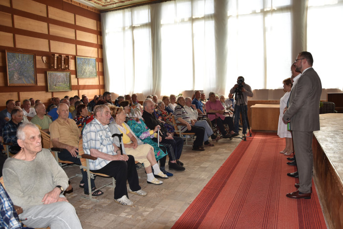 Керівники області та міста відвідали ветеранів, які нині перебувають у лікувальних установах