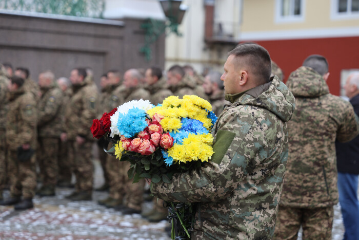 Луцька громада попрощалася з двома Героями - Вадимом Радюком та Романом Сокольським