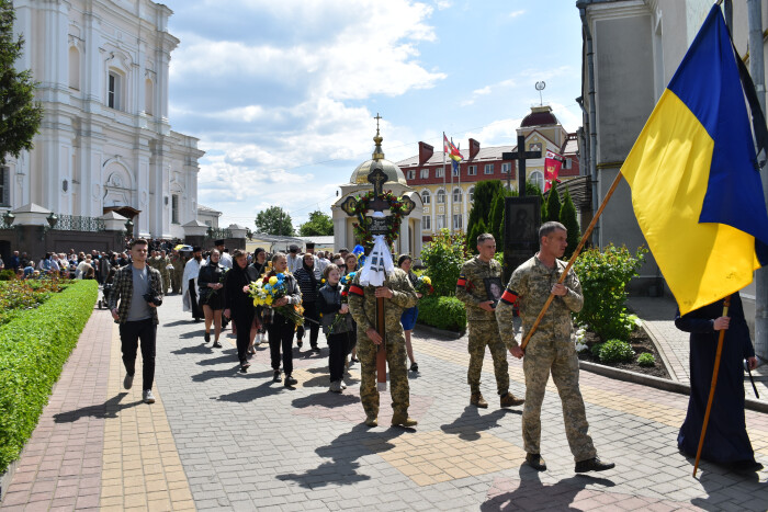 Луцька громада провела в останню дорогу захисника Ігоря Козачука