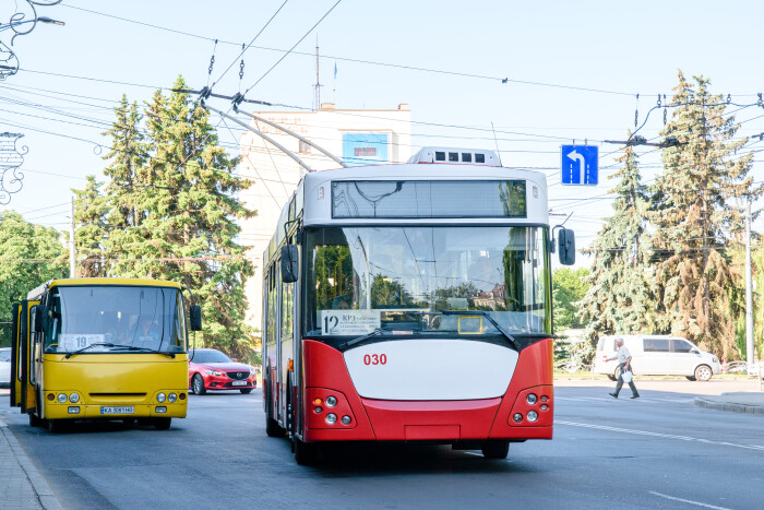 Сьогодні на міські маршрути №2, 5 та 12 виїхали ще три тролейбуси