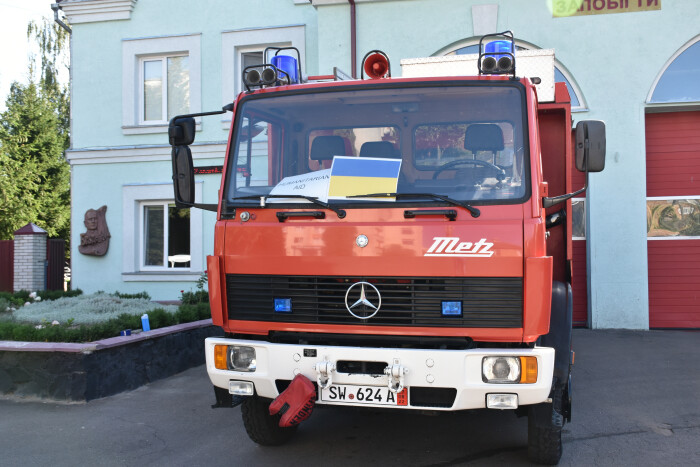 Рятувальникам передали спеціалізований автомобіль з Німеччини