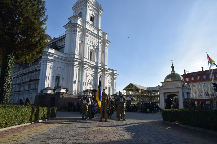 У Луцьку попрощалися з двома захисниками України, життя яких забрала війна  