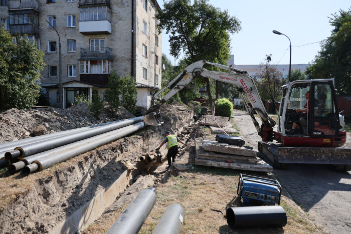 Міський голова Ігор Поліщук оглянув хід реконструкції теплової мережі на проспекті Волі