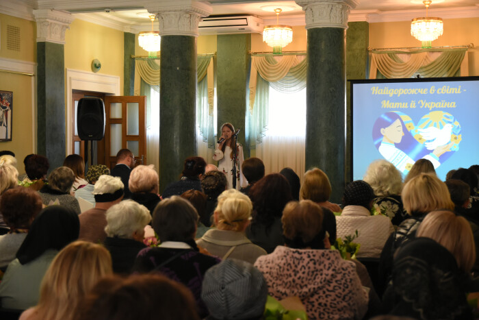 Луцький міський голова Ігор Поліщук привітав матерів загиблих військовослужбовців