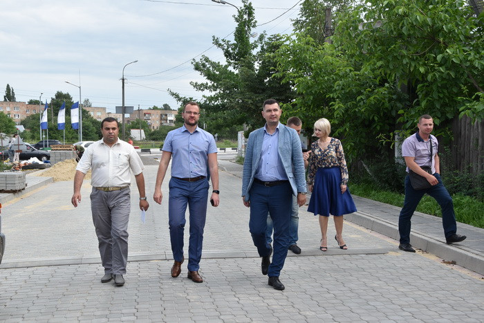 Виконувач повноважень міського голови Ігор Поліщук ознайомився з ходом ремонтних робіт на вулицях Луцька