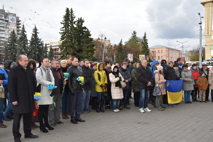 Учасники Потяга Єднання України “Труханівська Січ” та лучани спільно помолилися за загиблими Героями