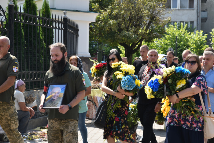 У Луцьку провели в останню дорогу загиблого Героя Миколу Орєховського