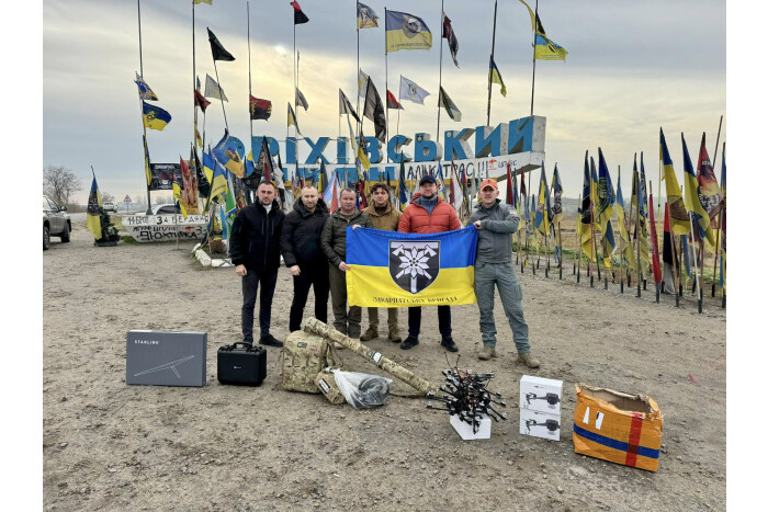 Міський голова Ігор Поліщук та депутати міської ради доставили військовим допомогу від Луцької громади 