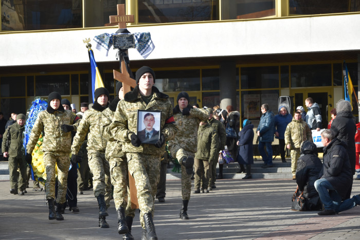 Громадськість міста провела в останню путь загиблого у військових діях на сході