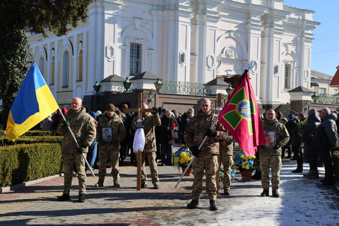 В останню дорогу провели двох Героїв