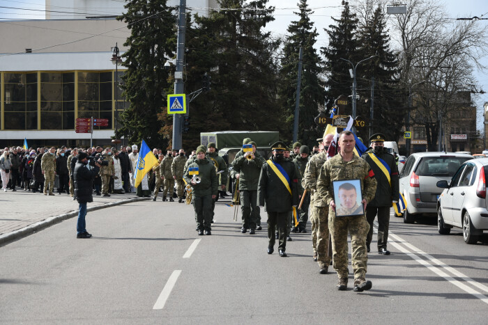 Лучани провели в останню путь загиблого на Сході України Сергія Сулиму