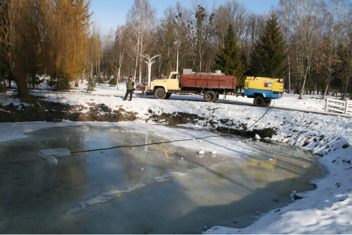 У Центральному парку працюють над збереженням водних біоресурсів під час зими