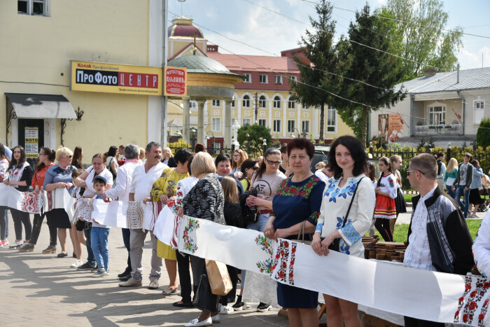 Вишиті обереги єднання