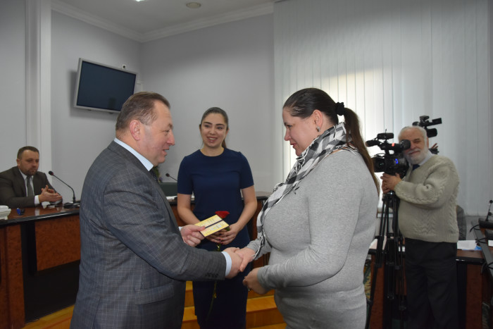  На оперативній нараді лучанам вручили  відзнаки