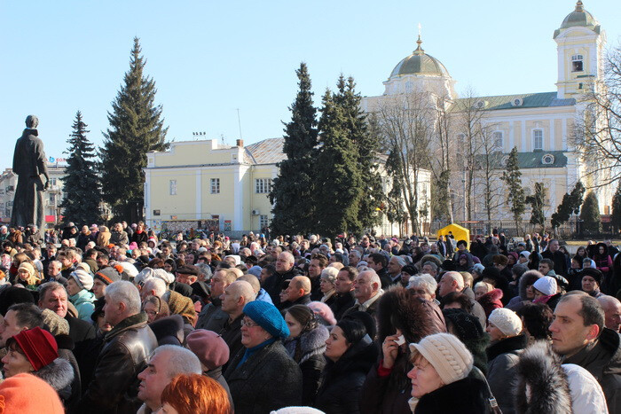 Лучани попрощалися з загиблим військовослужбовцем В’ячеславом Іоновим