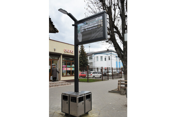 Installment of "smart displays" at public transport stops in Lutsk has been completed