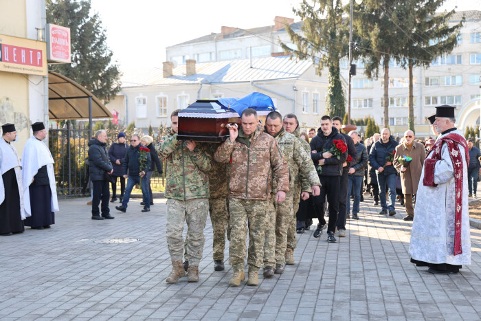 Луцька громада попрощалась із загиблим Героєм Сергієм Козловим 