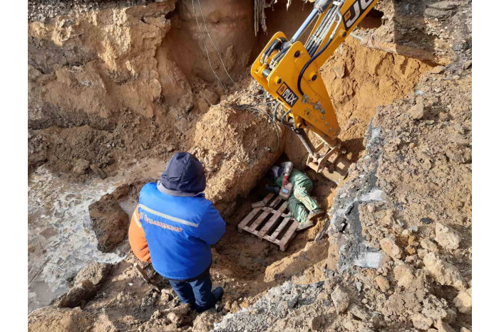 Два складних пориви по вулиці Сухомлинського ліквідовано, водопостачання повністю відновлено